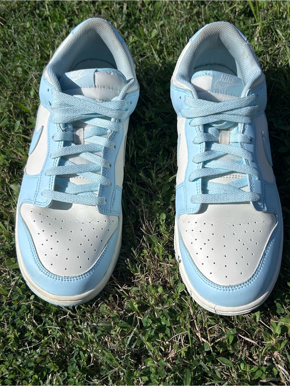 Nike Kids Low-Top Sneakers in Light Blue and White